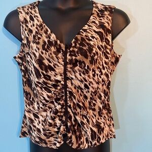 💥5/$25  Tribal animal print ruched top‎